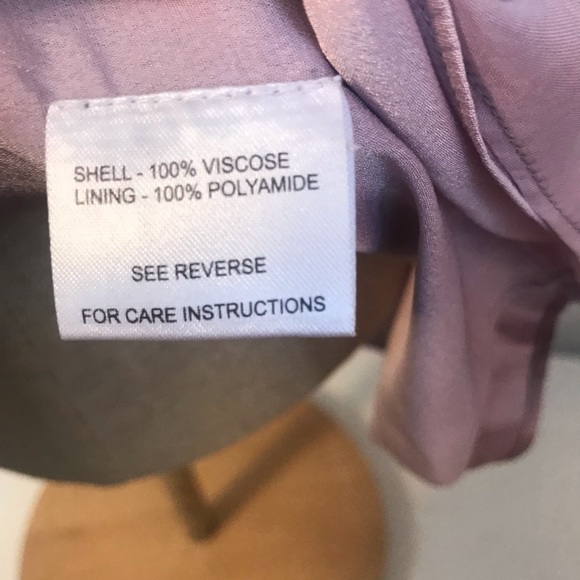 Sleeveless lavender lined print blouse - Picture 5 of 5